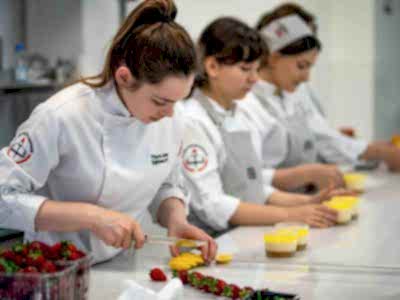 Profesyonel Pasta ve Ekmekçilik-8 ay (Stajlı), 4 ay (Stajsız) Profesyonel Pasta ve Ekmekçilik-8 ay (Stajlı), 4 ay (Stajsız)